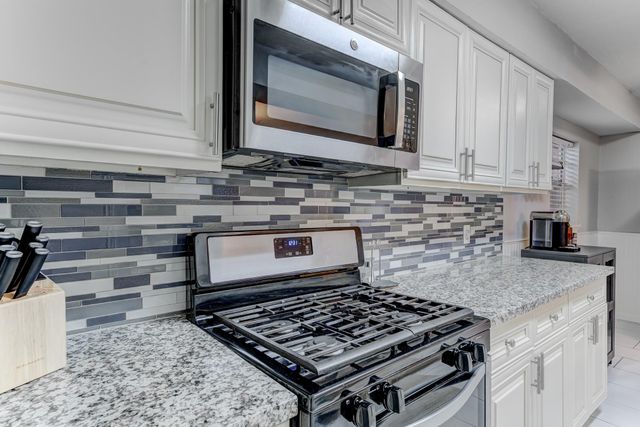 11819 S Nottingham Circle, Houston, TX 77071