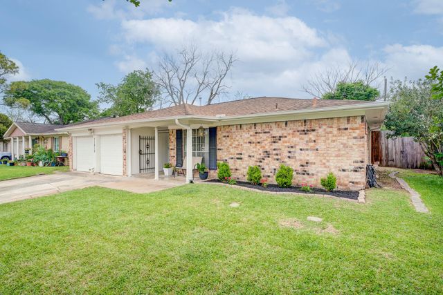 11819 S Nottingham Circle, Houston, TX 77071