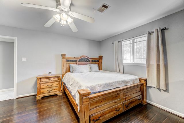 11819 S Nottingham Circle, Houston, TX 77071