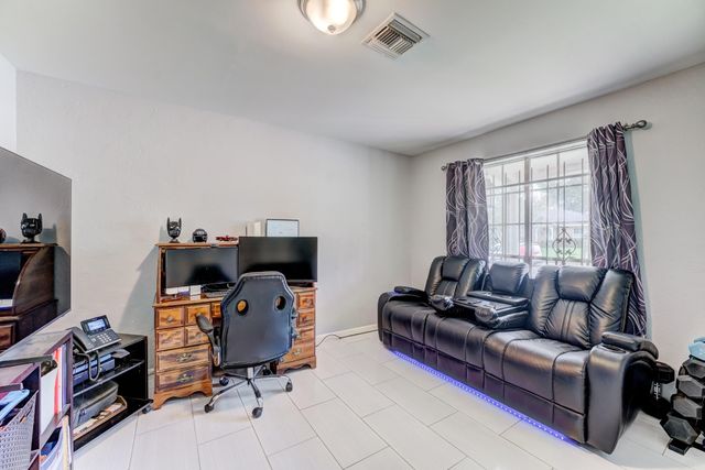 11819 S Nottingham Circle, Houston, TX 77071