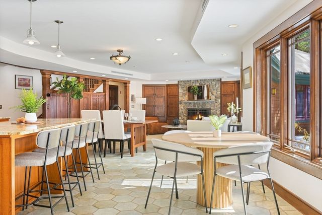 72 Meriam St, Lexington, MA 02420