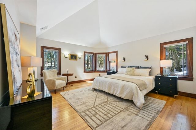 72 Meriam St, Lexington, MA 02420