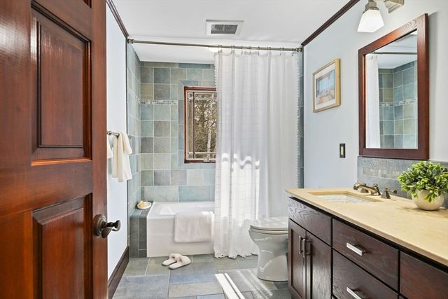 72 Meriam St, Lexington, MA 02420