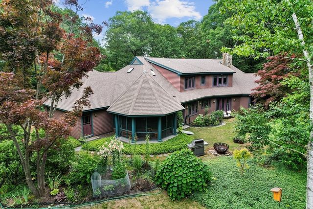 72 Meriam St, Lexington, MA 02420