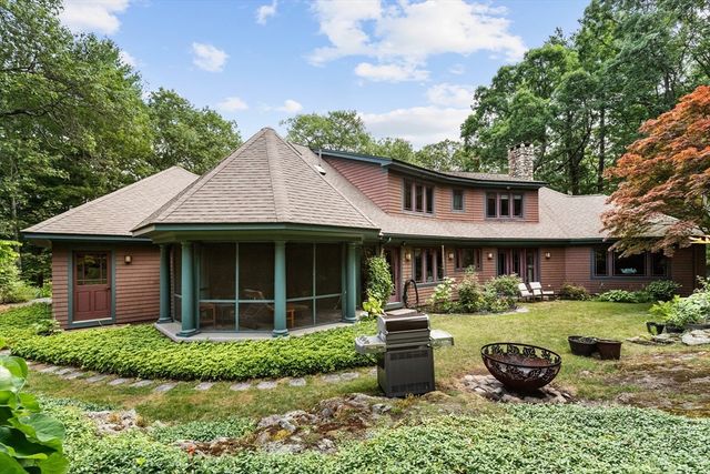 72 Meriam St, Lexington, MA 02420