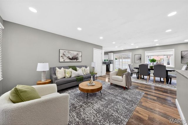 1130 Lees Lane, St Louis, MO 63031