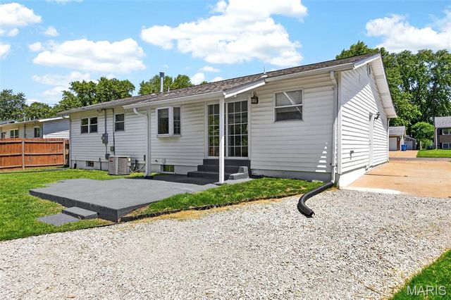 1130 Lees Lane, St Louis, MO 63031