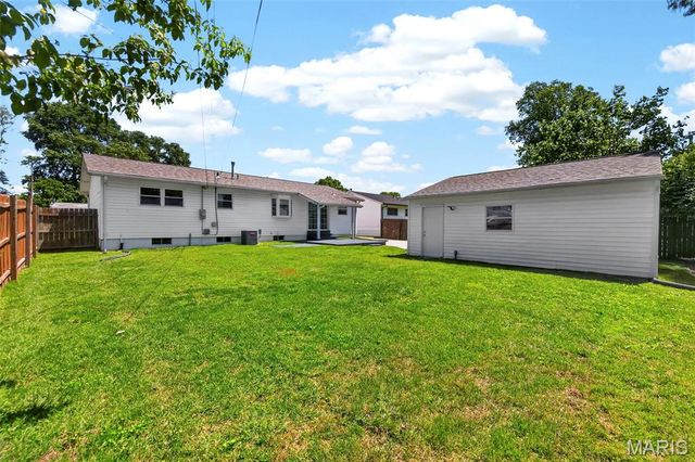 1130 Lees Lane, St Louis, MO 63031