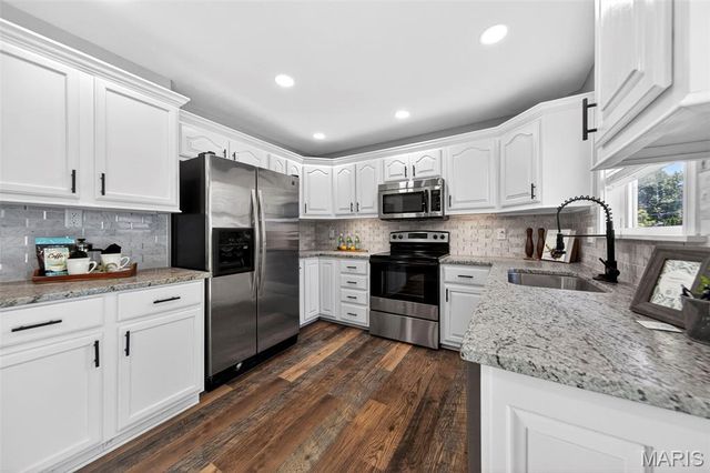 1130 Lees Lane, St Louis, MO 63031