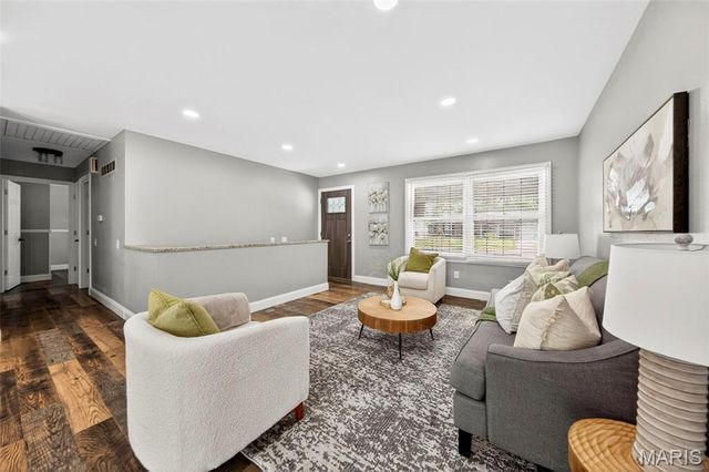 1130 Lees Lane, St Louis, MO 63031