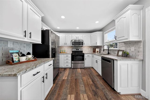 1130 Lees Lane, St Louis, MO 63031