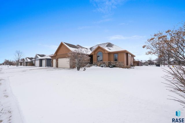 3029 W 90th St Street, Sioux Falls, SD 57108