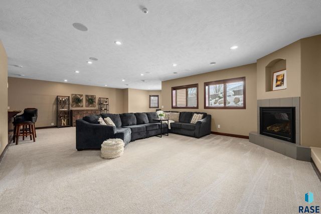 3029 W 90th St Street, Sioux Falls, SD 57108