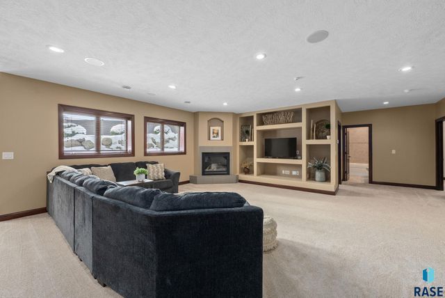 3029 W 90th St Street, Sioux Falls, SD 57108