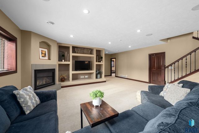 3029 W 90th St Street, Sioux Falls, SD 57108