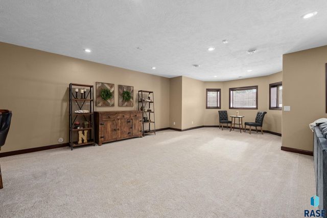 3029 W 90th St Street, Sioux Falls, SD 57108