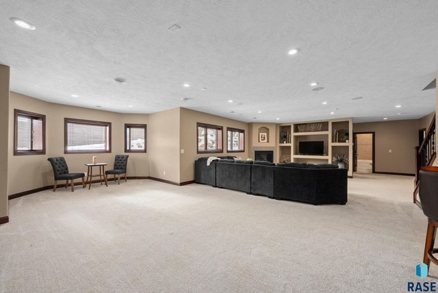 3029 W 90th St Street, Sioux Falls, SD 57108