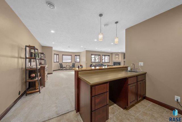 3029 W 90th St Street, Sioux Falls, SD 57108