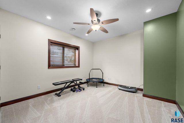 3029 W 90th St Street, Sioux Falls, SD 57108