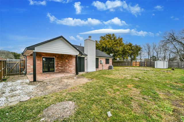 1613 Brook Meadow Drive, La Porte, TX 77571