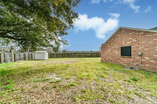 1613 Brook Meadow Drive, La Porte, TX 77571