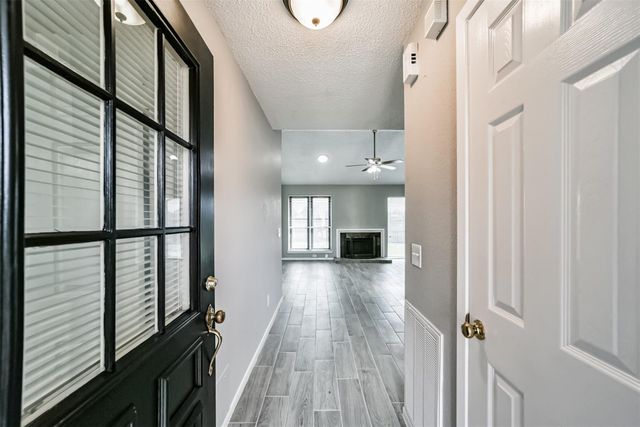 1613 Brook Meadow Drive, La Porte, TX 77571