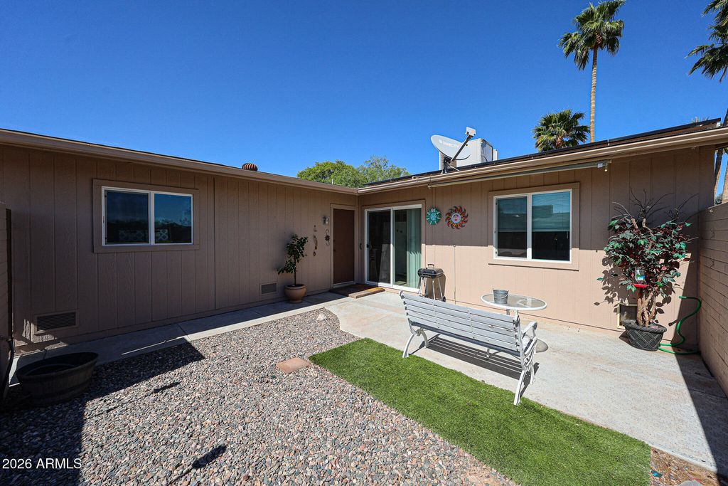 Image 27 of property listing at 19018 N 134th Drive, Sun City West, AZ 85375