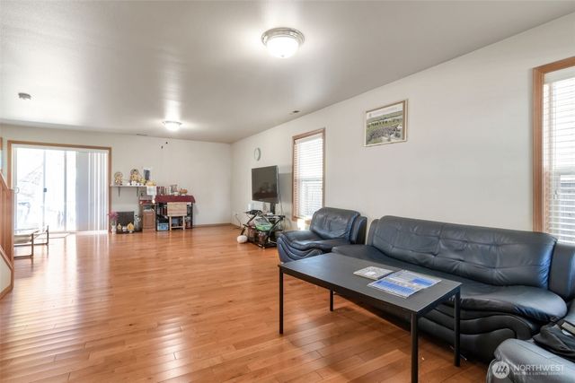 22686 129th Place SE, Kent, WA 98031