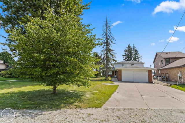 9591 River Road, Algonac, MI 48001