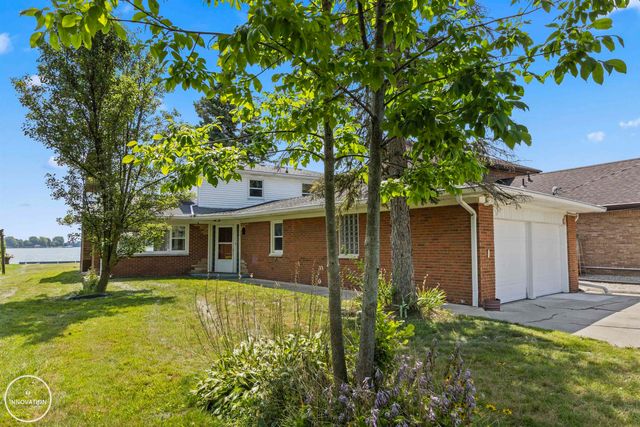 9591 River Road, Algonac, MI 48001