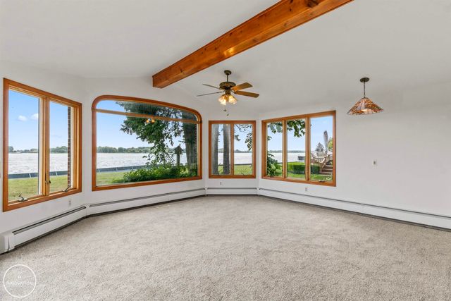 9591 River Road, Algonac, MI 48001