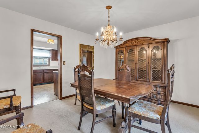 17 Terry Lane, Middletown, NJ 07748