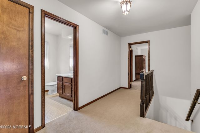 17 Terry Lane, Middletown, NJ 07748