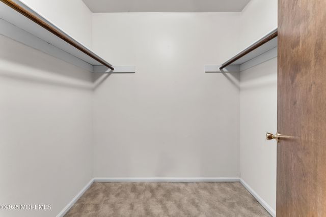 17 Terry Lane, Middletown, NJ 07748