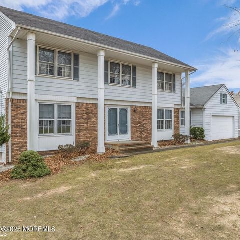 17 Terry Lane, Middletown, NJ 07748