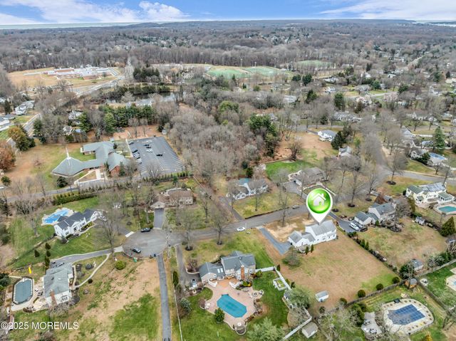 17 Terry Lane, Middletown, NJ 07748