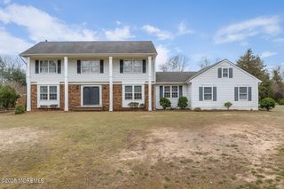 17 Terry Lane, Middletown, NJ 07748