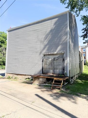 1013 Chartiers Ave, Mckees Rocks, PA 15136