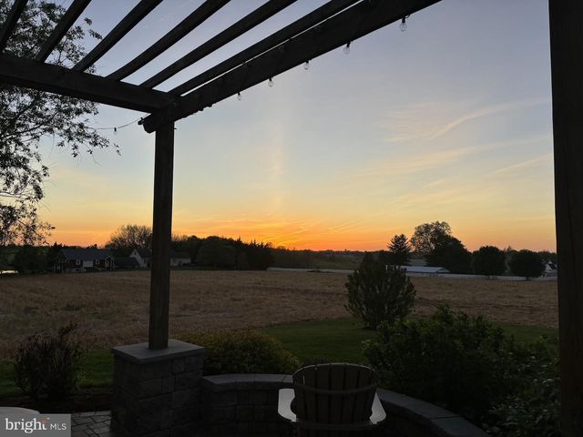 6 MIRIAM CT, Strasburg, PA 17579