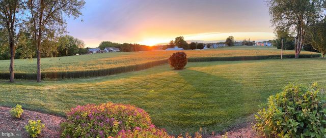 6 MIRIAM CT, Strasburg, PA 17579