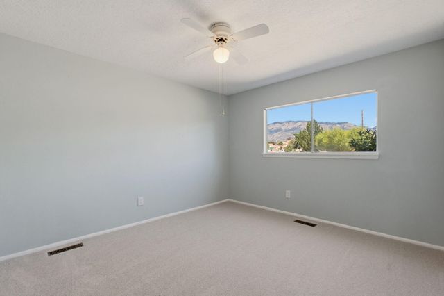 7525 Saint Clair Street NE, Albuquerque, NM 87109