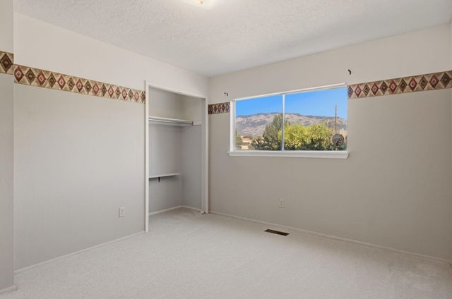 7525 Saint Clair Street NE, Albuquerque, NM 87109