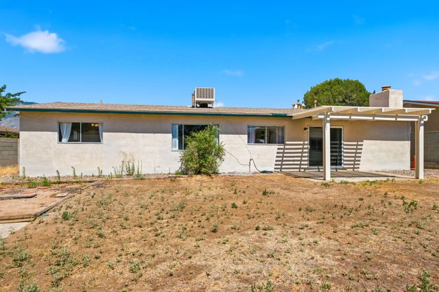 7525 Saint Clair Street NE, Albuquerque, NM 87109