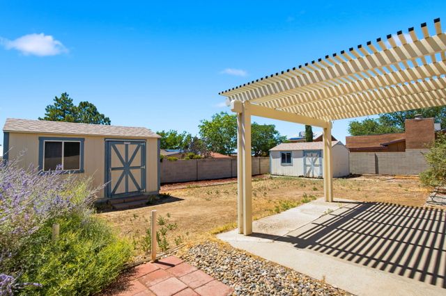 7525 Saint Clair Street NE, Albuquerque, NM 87109
