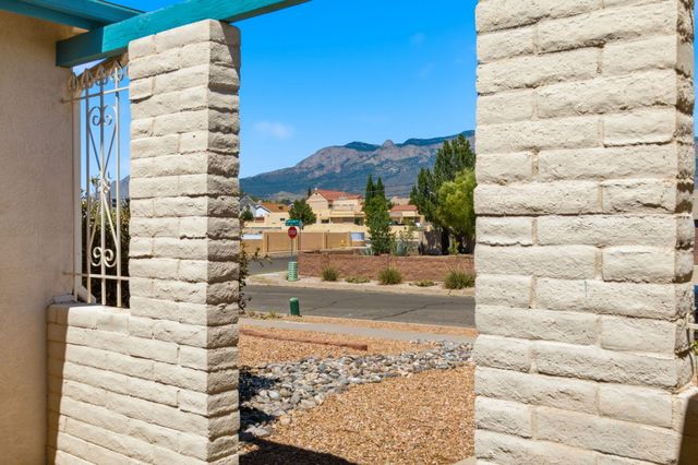 7525 Saint Clair Street NE, Albuquerque, NM 87109