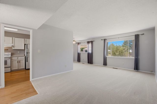 7525 Saint Clair Street NE, Albuquerque, NM 87109