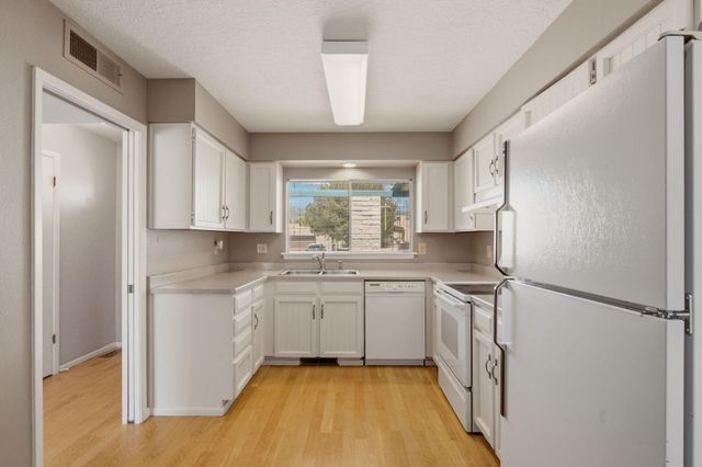7525 Saint Clair Street NE, Albuquerque, NM 87109