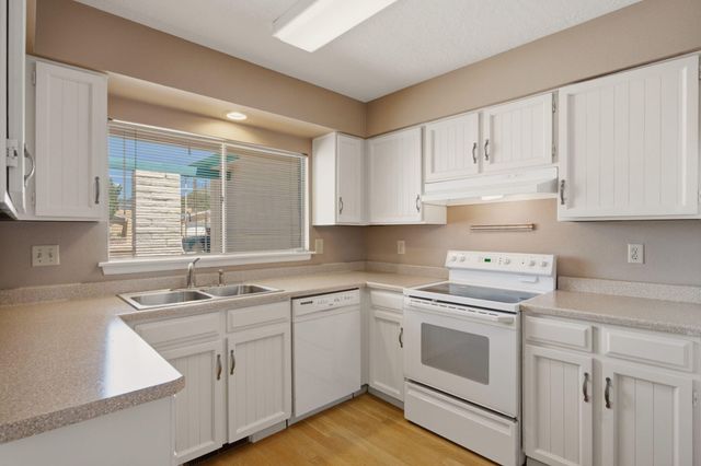 7525 Saint Clair Street NE, Albuquerque, NM 87109