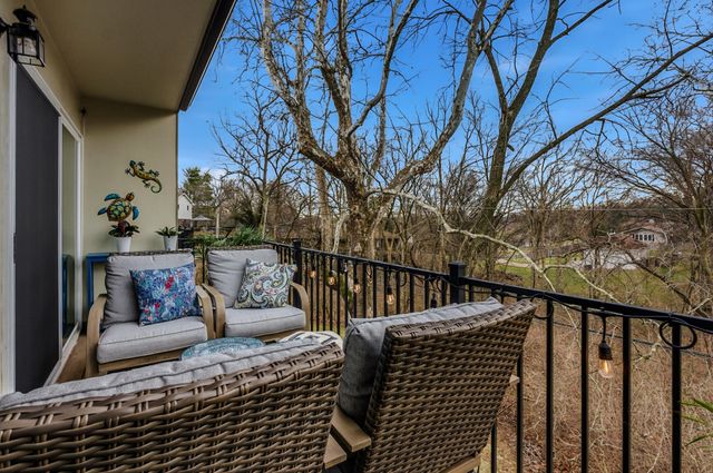 804 S FAIRVIEW RD B8, Columbia, MO 65203