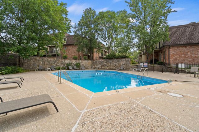 804 S FAIRVIEW RD B8, Columbia, MO 65203